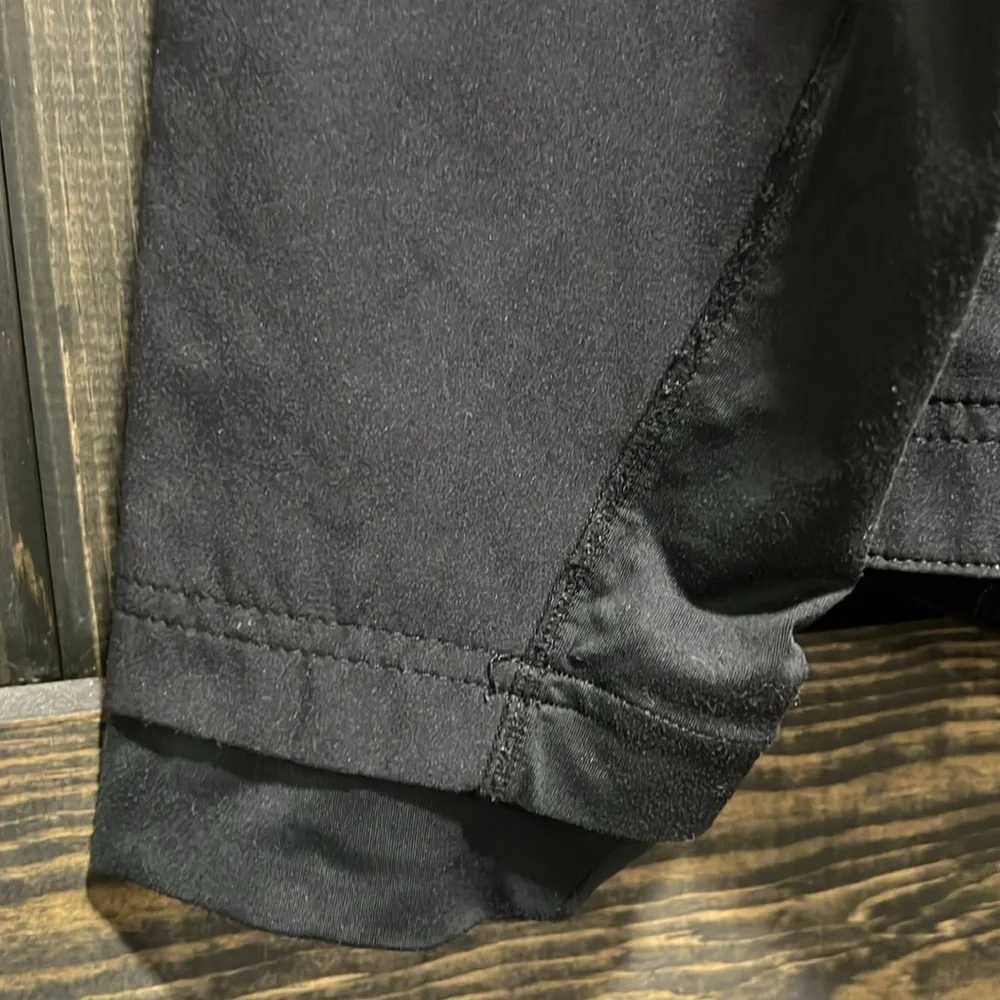 Lululemon Wet Dry Warm Jacket L Multi Pocket Size Zip Black Cycling Rain Running